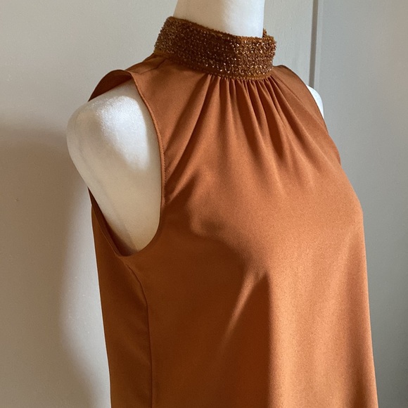 Banana Republic Women’s Petite XS Sleeveless Beaded Collar Mock Neck Blouse - Picture 2 of 9